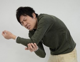 肘痛のイメージ写真