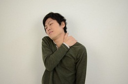 寝違え(寝違い)のイメージ写真